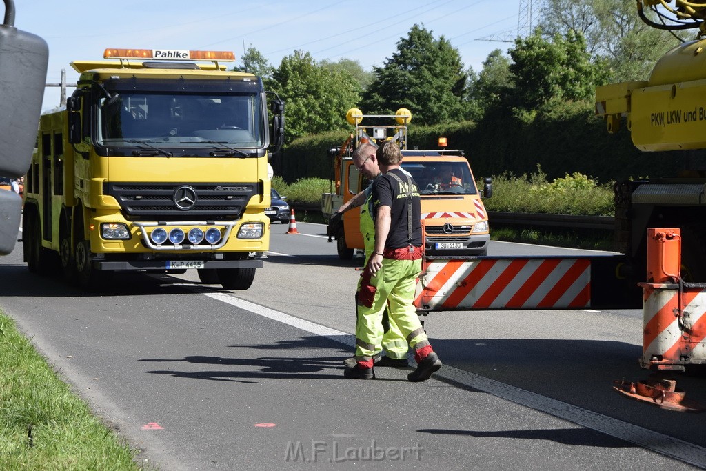 LKW in Boeschung A 3 Rich Frankfurt Hoehe Roesrath Lohmar P027.JPG - Miklos Laubert